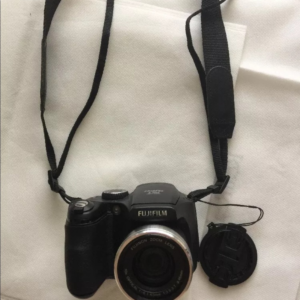 Canon Camera - image 6